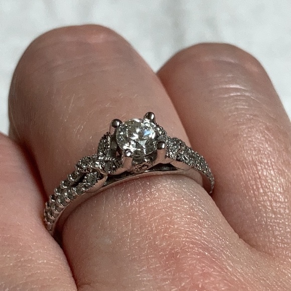 Vera Wang WG 14KT Natural Diamond Ring 3/4 CTTW - Picture 3 of 9